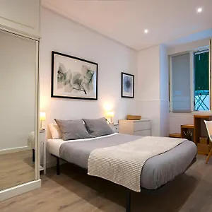 Donostia, A Pocos Pasos De La Playa De La Concha. Apartamento